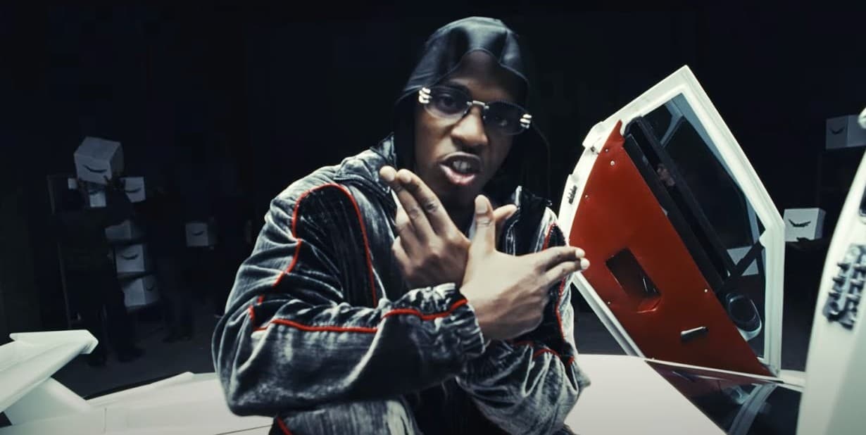 Niska dans le clip Alexander